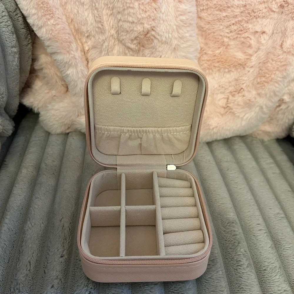 Travel Nude Pink Jewelry Case Box with “Brittany” vinyl lettering NWOT - Picture 6 of 6